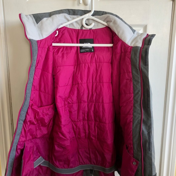 The North Face Women’s Jacket - Picture 6 of 15
